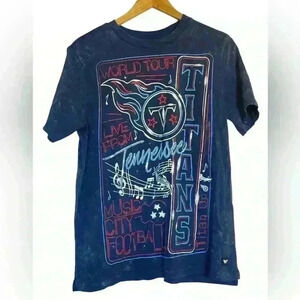 TN Titans Wild Collective T-shirt Size Small Music City Football Streetwear Fans